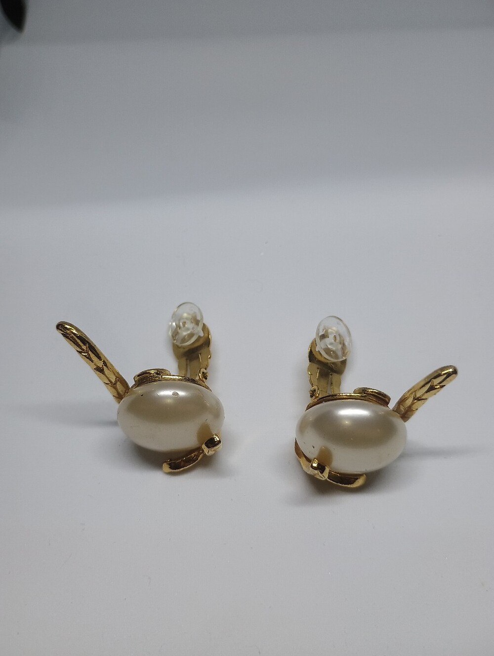 Chanel Pearl Clip On Earrings - Picture 5 of 8